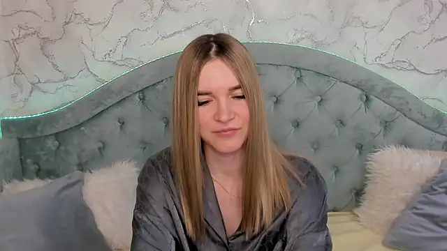 Snapshot of RoxyReignn chatting on 06/02/26, 10:34 RoxyReignn online show from 06/02/26, 10:34