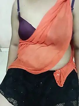 roopa   online show from 06/04/26, 02:56