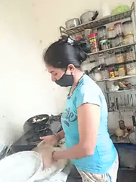 Snapshot of sakshi_moni chatting on 06/25/26, 04:45 sakshi moni online show from 06/25/26, 04:45
