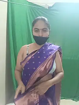 Snapshot of sakshi_moni chatting on 07/07/26, 04:22 sakshi moni online show from 07/07/26, 04:22