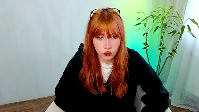 Snapshot of Fleur_Fox chatting on 05/27/26, 09:17 Fleur Fox online show from 05/27/26, 09:17