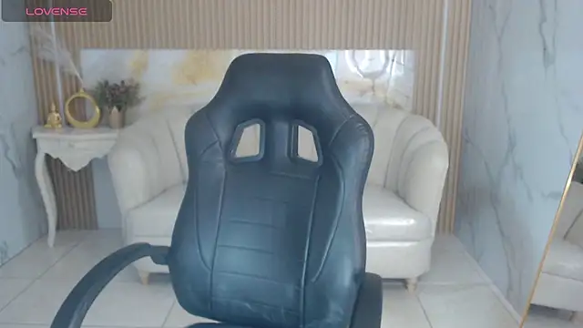 isabeau s online show from 07/30/26, 02:05