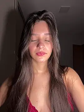 julhya duarte online show from 05/28/26, 04:15
