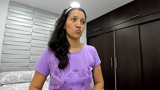Snapshot of XimenaRose chatting on 07/14/26, 02:05 XimenaRose online show from 07/14/26, 02:05