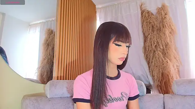 Snapshot of Victoria_Bigcock chatting on 07/17/26, 03:18 Victoria Bigcock online show from 07/17/26, 03:18