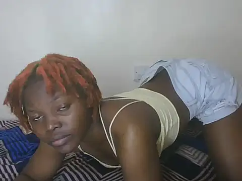 Snapshot of Aura_desire chatting on 06/19/26, 10:52 Aura desire online show from 06/19/26, 10:52