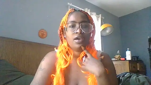 Snapshot of CloverGirlxo chatting on 06/01/26, 04:09 CloverGirlxo online show from 06/01/26, 04:09
