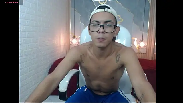 Snapshot of maximiliano_hotdevil chatting on 05/28/26, 08:06 maximiliano hotdevil online show from 05/28/26, 08:06