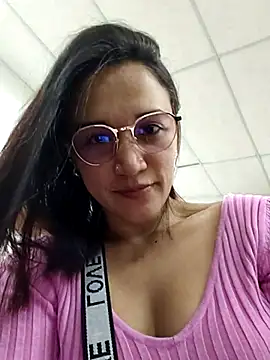 Snapshot of DaniRivers_ chatting on 06/17/26, 02:40 DaniRivers online show from 06/17/26, 02:40