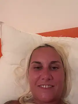 Sofia beee online show from 06/26/26, 10:58