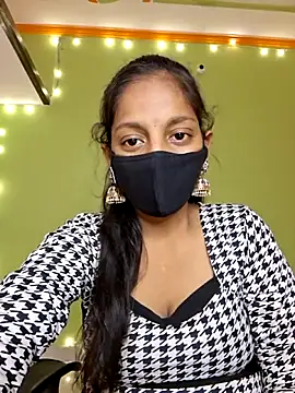 Snapshot of Miss_Aaisha chatting on 06/18/26, 08:36 Miss Aaisha online show from 06/18/26, 08:36