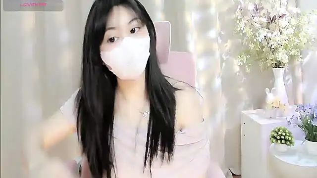 Snapshot of shynana chatting on 05/29/26, 01:14 shynana online show from 05/29/26, 01:14