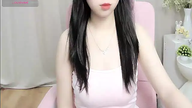 Snapshot of shynana chatting on 05/30/26, 01:14 shynana online show from 05/30/26, 01:14