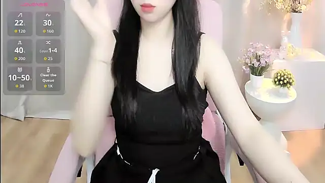 Snapshot of shynana chatting on 07/13/26, 01:08 shynana online show from 07/13/26, 01:08