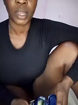 Snapshot of curvyperry chatting on 06/13/26, 10:57 curvyperry online show from 06/13/26, 10:57