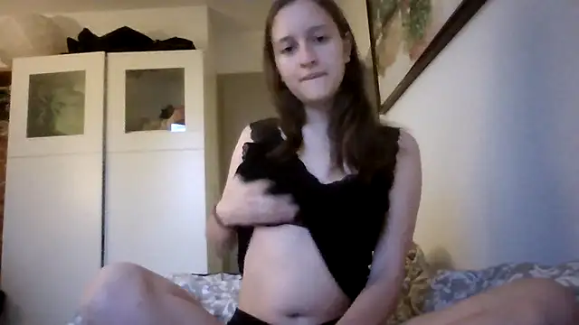 Snapshot of SoftieSophie chatting on 05/28/26, 03:15 SoftieSophie online show from 05/28/26, 03:15