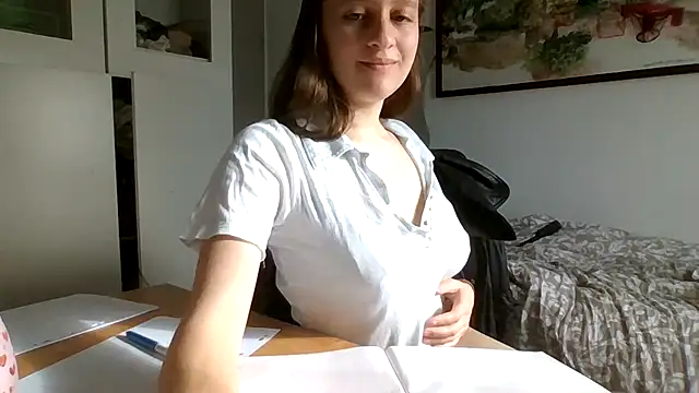 Snapshot of SoftieSophie chatting on 05/31/26, 06:10 SoftieSophie online show from 05/31/26, 06:10
