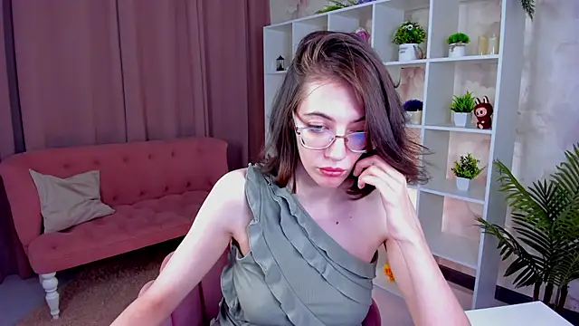 eva sicret online show from 06/12/26, 12:59