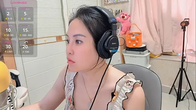 Snapshot of LisaQQQ chatting on 05/31/26, 06:21 LisaQQQ online show from 05/31/26, 06:21