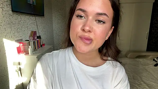 cuteshowy online show from 06/02/26, 10:39