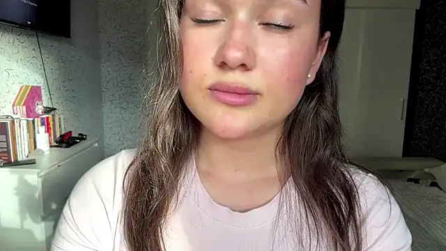 cuteshowy online show from 06/07/26, 11:25
