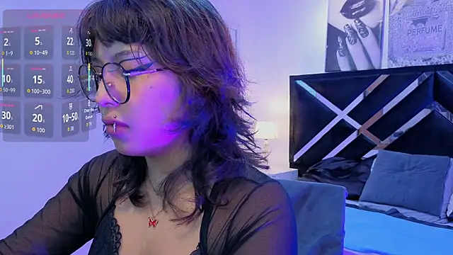 Snapshot of hannita_01 chatting on 06/13/26, 11:52 hannita 01 online show from 06/13/26, 11:52