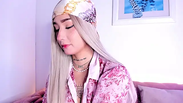 SophieMoneet online show from 05/29/26, 12:36