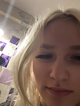 lisacryss3 online show from 05/25/26, 07:42