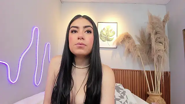CARLA FERRERM online show from 06/06/26, 08:24