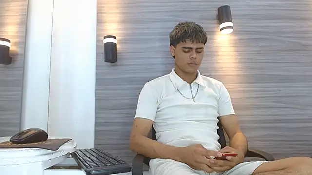 LeleHott01 online show from 06/24/26, 02:32