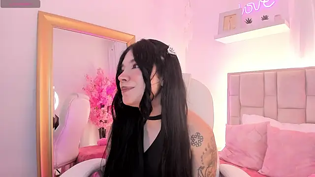 Isis waifu  online show from 05/28/26, 05:05
