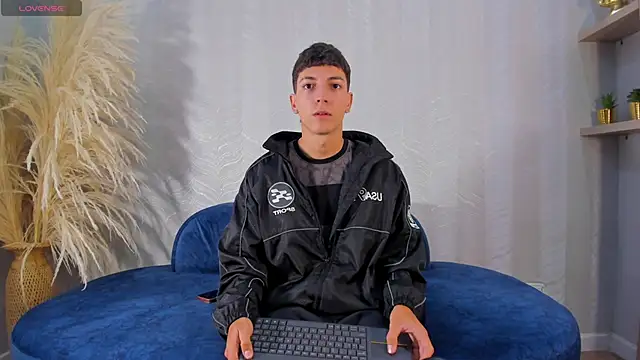 Gian Rossi online show from 06/14/26, 02:19