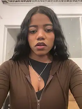 Snapshot of Ariana_roxe_ chatting on 07/18/26, 04:38 Ariana roxe online show from 07/18/26, 04:38