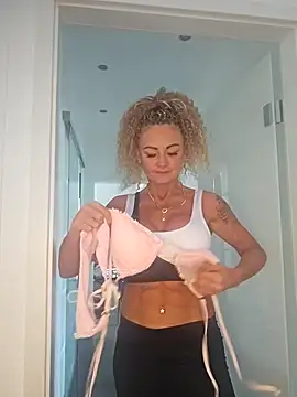 GymMoniMilf online show from 06/09/26, 12:06