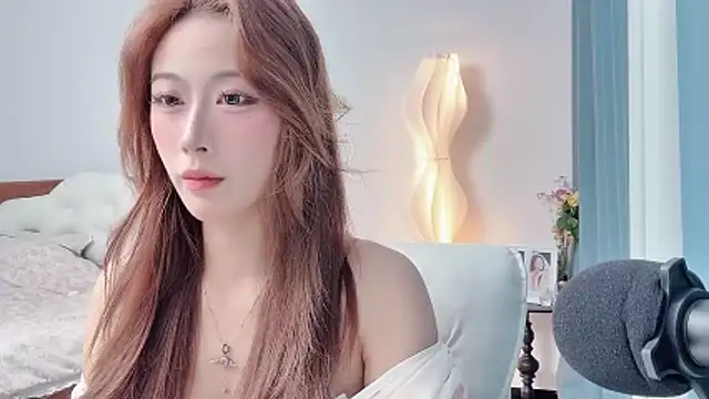 Snapshot of Annabb521 chatting on 07/14/26, 04:39 Annabb521 online show from 07/14/26, 04:39
