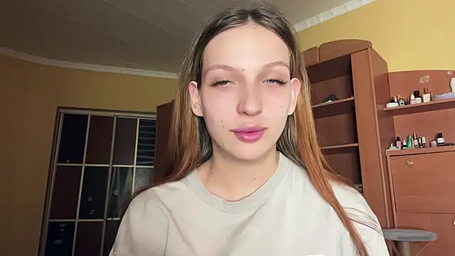 xXMelanieseXx online show from 06/15/26, 05:26