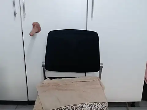 Appledesire online show from 06/03/26, 06:27
