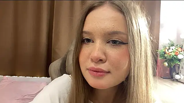 StefiMoon online show from 05/28/26, 01:08