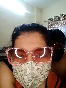 Desii Couple69 online show from 05/29/26, 08:34