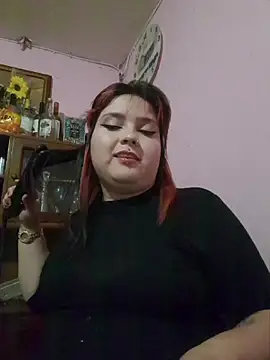 Snapshot of curvy_latina chatting on 07/14/26, 04:17 curvy latina online show from 07/14/26, 04:17