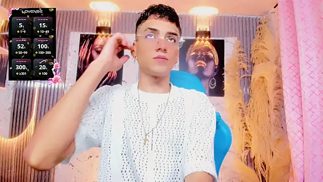 latino boyy  online show from 05/28/26, 08:44