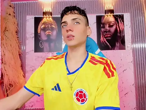 latino boyy  online show from 06/28/26, 03:45
