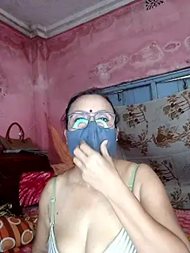 MoonLusty online show from 06/02/26, 06:15