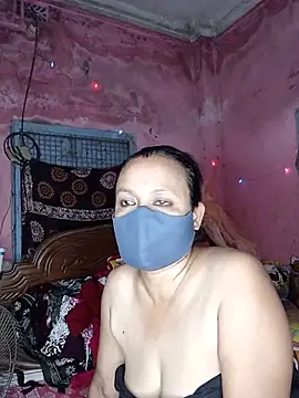MoonLusty online show from 06/17/26, 05:25
