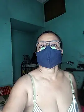 MoonLusty online show from 06/25/26, 04:56