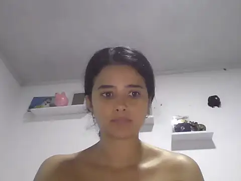 Snapshot of micaelamoreno18 chatting on 05/29/26, 05:11 micaelamoreno18 online show from 05/29/26, 05:11