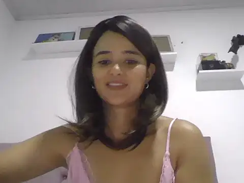 Snapshot of micaelamoreno18 chatting on 07/28/26, 03:24 micaelamoreno18 online show from 07/28/26, 03:24