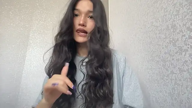 Snapshot of LisetteParajon chatting on 06/12/26, 05:17 LisetteParajon online show from 06/12/26, 05:17