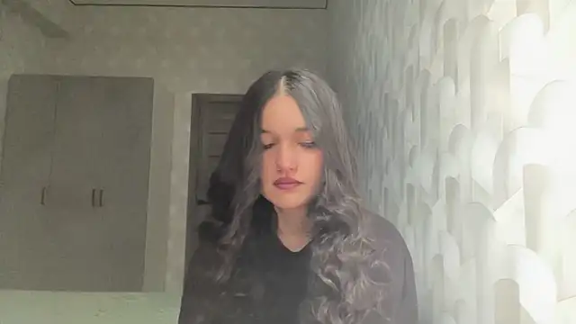 Snapshot of LisetteParajon chatting on 06/20/26, 05:10 LisetteParajon online show from 06/20/26, 05:10
