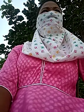 Snapshot of Madhuri-singh88 chatting on 06/16/26, 01:52 Madhuri-singh88 online show from 06/16/26, 01:52